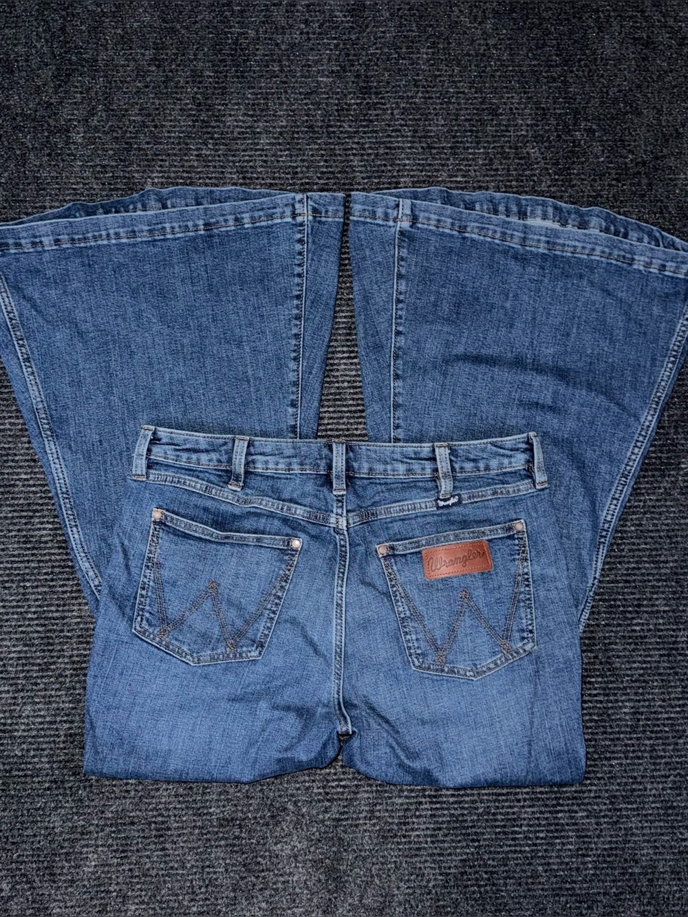 Wrangler Retro High Rise Trumpet Super Flare Bell Bottom Jeans Sz 32x30 Western